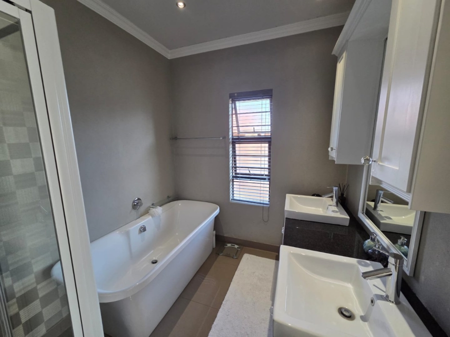 3 Bedroom Property for Sale in Wild Olive Estate Free State